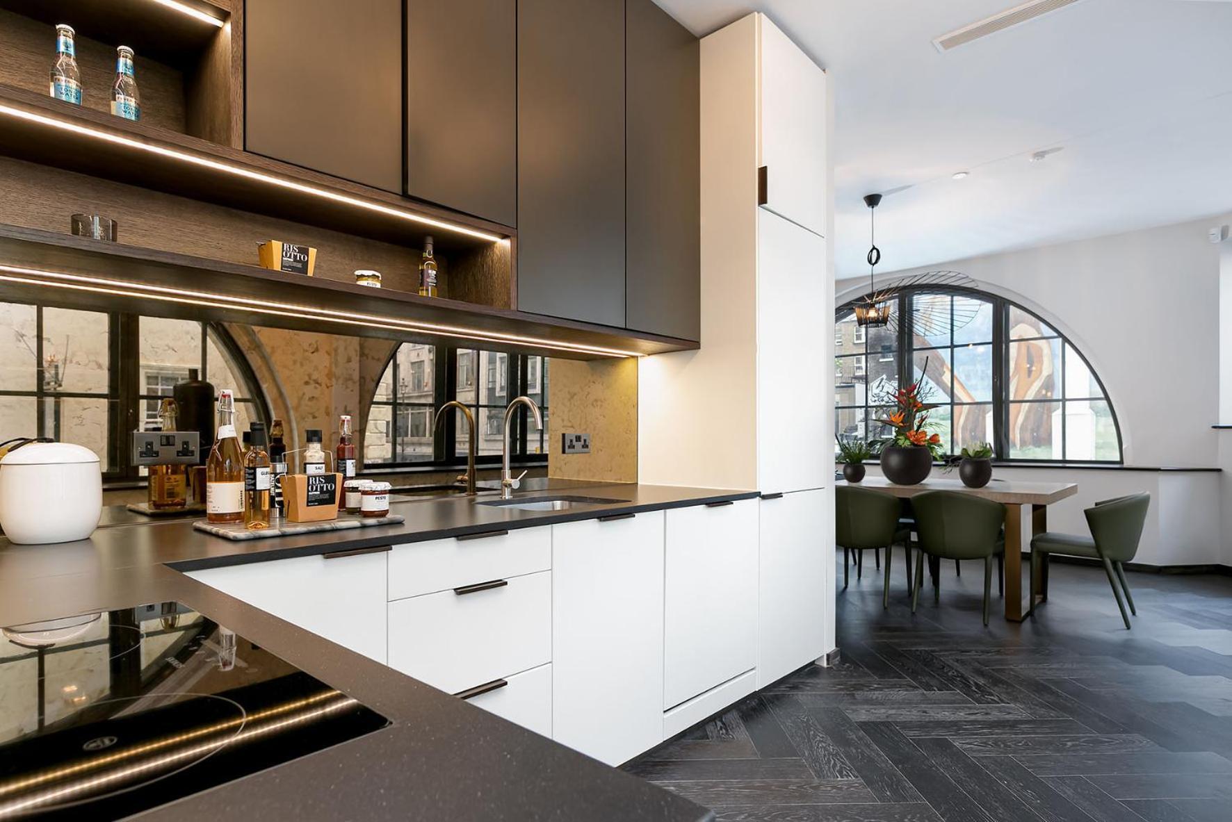Shh! Oxford St Dream-Come-True Fam Design Hot Spot London Exterior photo