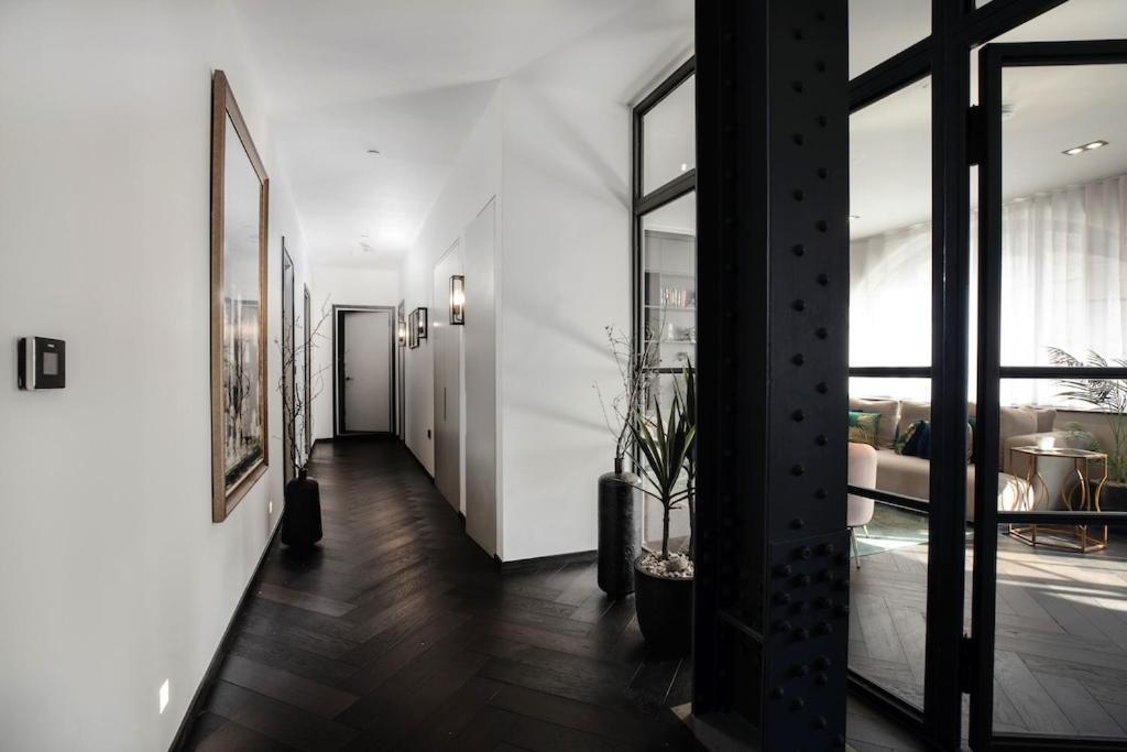 Shh! Oxford St Dream-Come-True Fam Design Hot Spot London Exterior photo