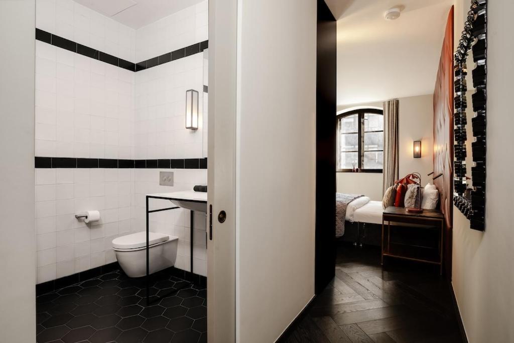 Shh! Oxford St Dream-Come-True Fam Design Hot Spot London Exterior photo
