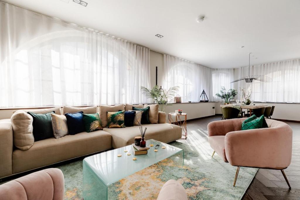 Shh! Oxford St Dream-Come-True Fam Design Hot Spot London Exterior photo