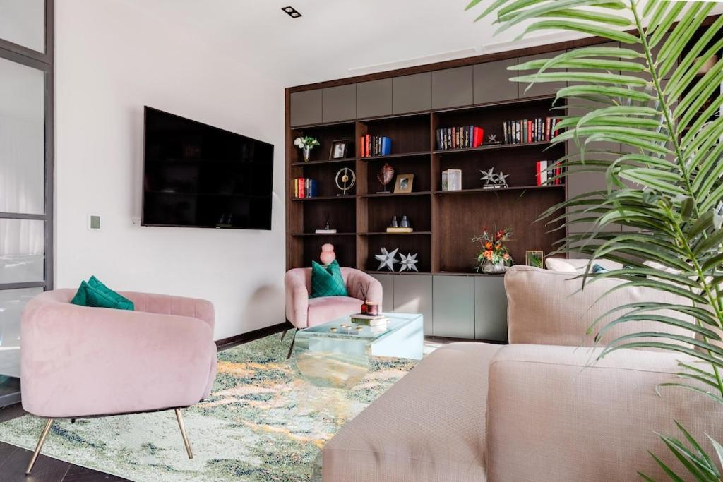 Shh! Oxford St Dream-Come-True Fam Design Hot Spot London Exterior photo