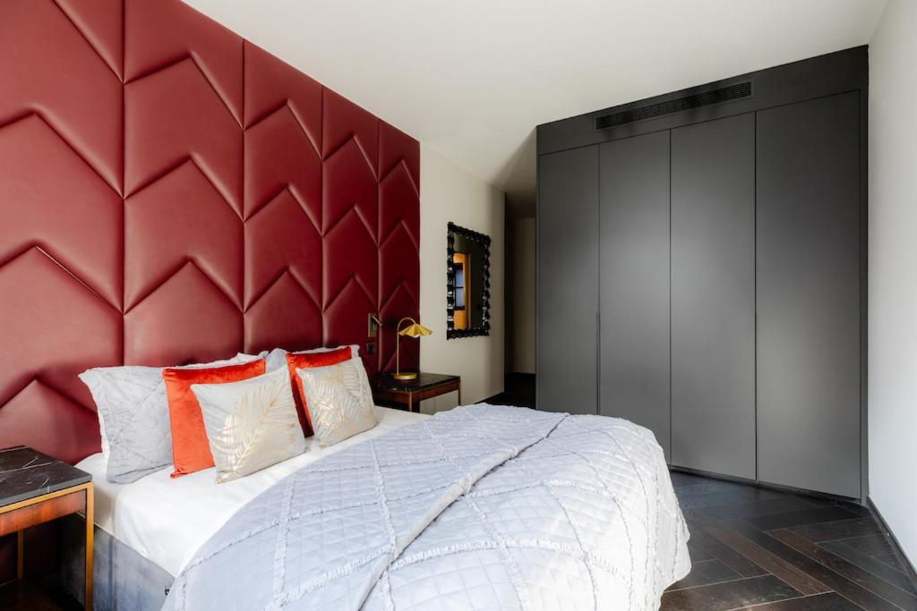 Shh! Oxford St Dream-Come-True Fam Design Hot Spot London Exterior photo