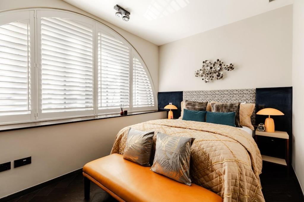 Shh! Oxford St Dream-Come-True Fam Design Hot Spot London Exterior photo