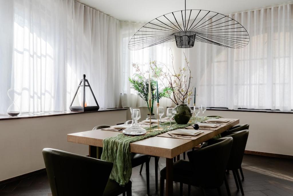 Shh! Oxford St Dream-Come-True Fam Design Hot Spot London Exterior photo