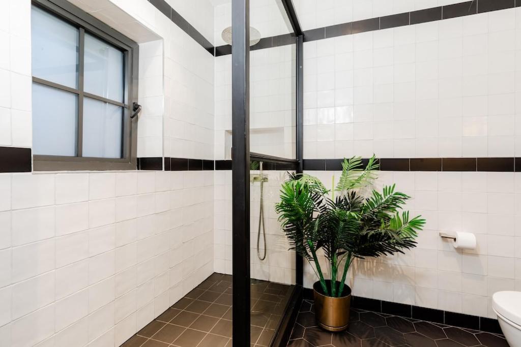 Shh! Oxford St Dream-Come-True Fam Design Hot Spot London Exterior photo
