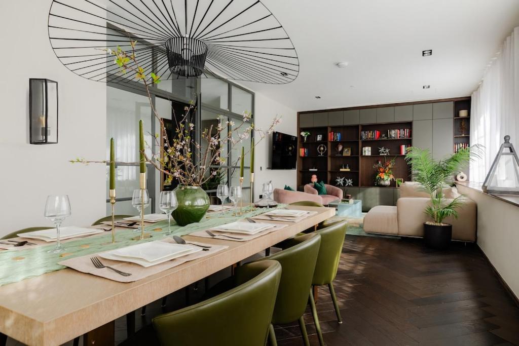 Shh! Oxford St Dream-Come-True Fam Design Hot Spot London Exterior photo