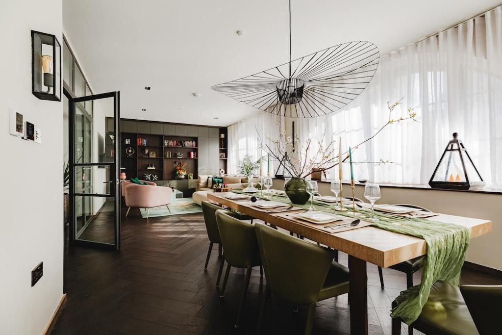 Shh! Oxford St Dream-Come-True Fam Design Hot Spot London Exterior photo